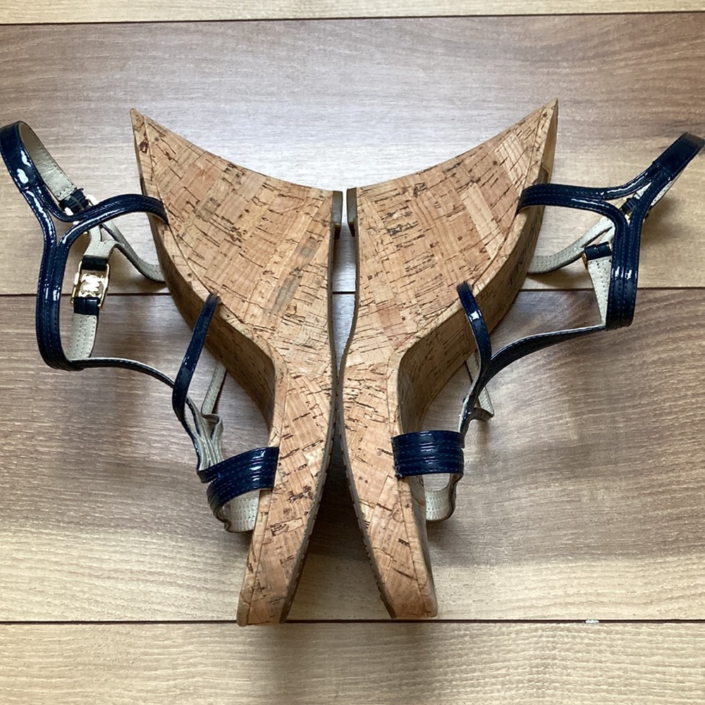 MICHAEL Michael Kors Navy Cicely Wedge Platform Sandals. Size 9. - Picture 4 of 7